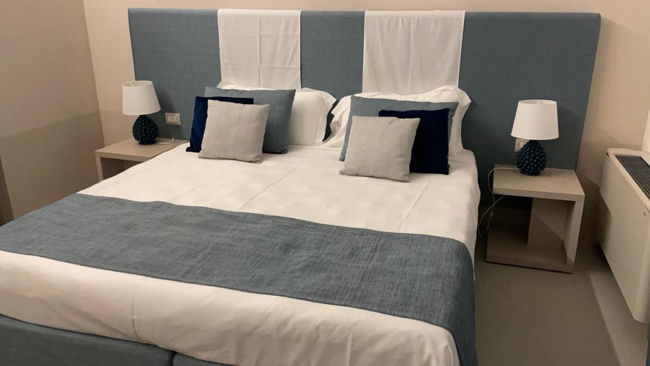 Hercules Suites Noto Eksteriør bilde