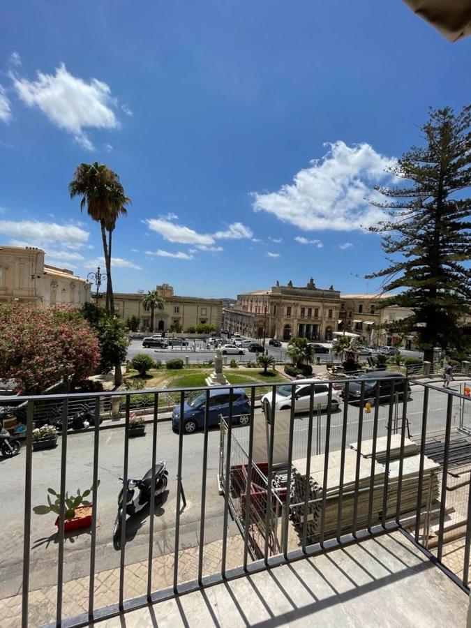 Hercules Suites Noto Eksteriør bilde
