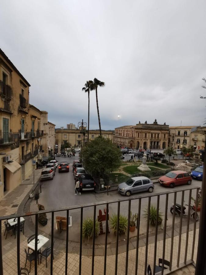 Hercules Suites Noto Eksteriør bilde